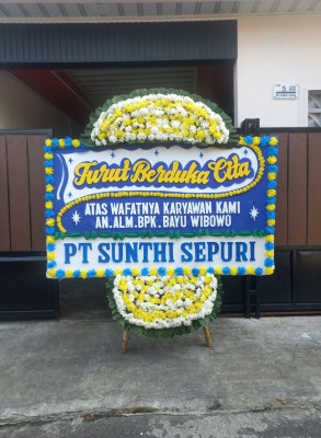 Papan Bunga Duka di Yapen Selatan