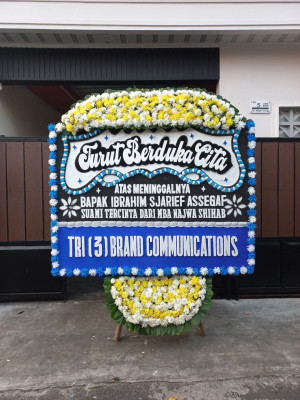 Papan Bunga Duka di Yapen Selatan